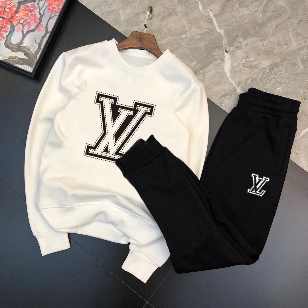 🅿️380 direct batch 2 [LV Louis Vuitton] (Fat Man Gospel) hot-selling suit is coming. Focus on the original version of the official website. 2025 new hot-selling sweatshirt suit. The original order is the best. 🇭🇰The meticulous work of top designers. Just for a fitting and perfect upper body effect. All-natural high-quality Roman cotton 100%, close-fitting comfort, noble and elegant! Original hardware embodies elegance and nobility! Counter size: M-5XL (maximum wear up to 220 pounds)